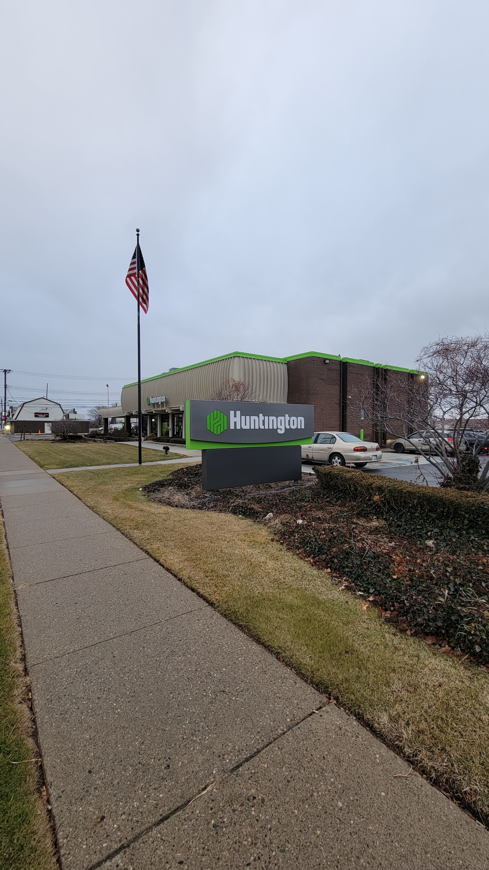 Huntington Bank — photo
